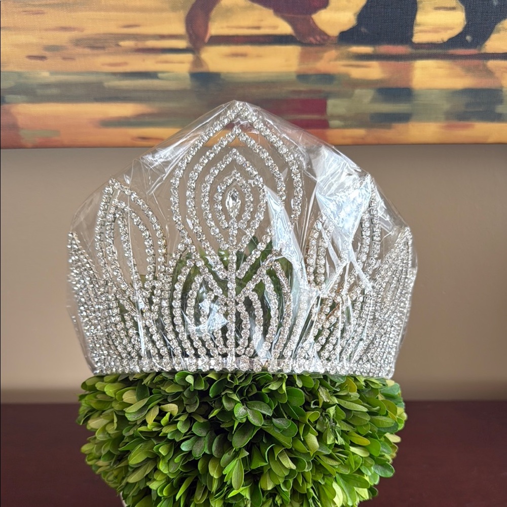 GORGEOUS SILVER BEAUTY QUEEN CROWN - PAGEANT TIARA - ADJUSTABLE 🌟NEW🌟